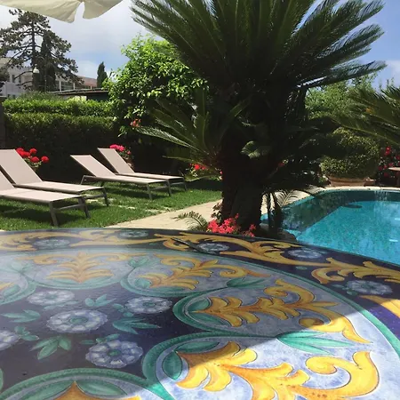 Bed & Breakfast Maison Angela 4*