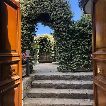 Maison Angela Bed & Breakfast