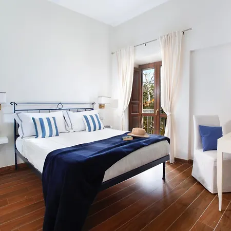 Bed & Breakfast Maison Angela 4*