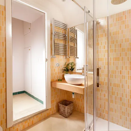 Bed & Breakfast Maison Angela 4*